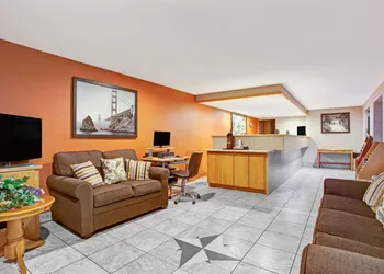 Super 8 by Wyndham Albany/Corvallis hotel thumbnail 3