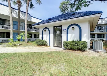 Stayable Kissimmee West hotel thumbnail 2