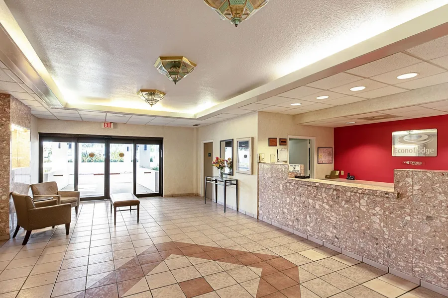 Econo Lodge Vero Beach - Downtown hotel detail image 2