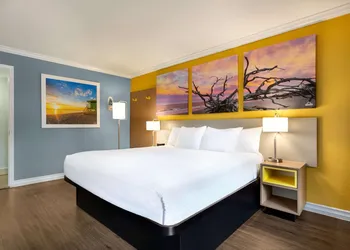 Days Inn by Wyndham Pensacola - Historic Downtown hotel thumbnail 4
