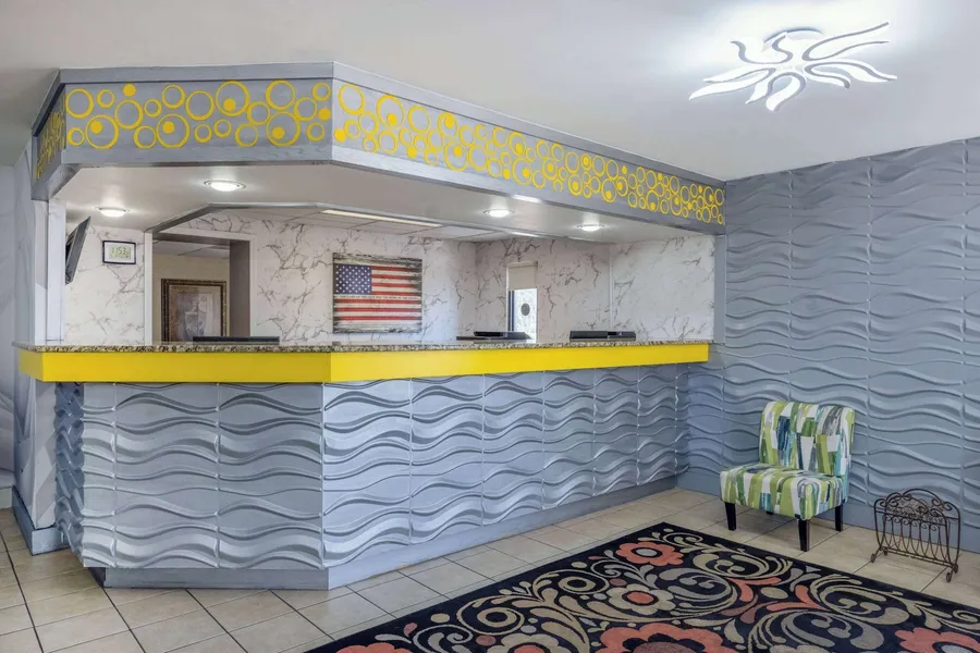 Days Inn & Suites by Wyndham Fort Bragg/Cross Creek Mall hotel detail image 2