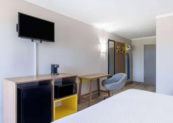 Days Inn & Suites by Wyndham Fort Bragg/Cross Creek Mall hotel thumbnail 5