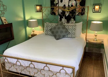 Peace & Plenty Inn Bed & Breakfast hotel thumbnail 5