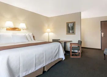 Days Inn by Wyndham Missoula Airport hotel thumbnail 7