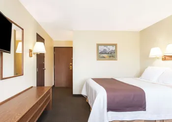 Days Inn by Wyndham Missoula Airport hotel thumbnail 8
