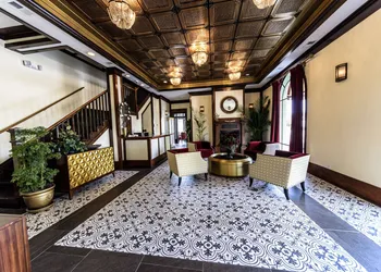 Hotel DeFuniak hotel thumbnail 2