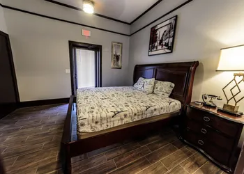 Hotel DeFuniak hotel thumbnail 7
