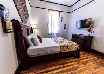 Hotel DeFuniak hotel thumbnail 8
