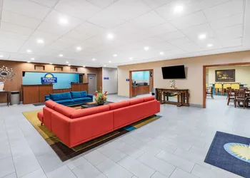 Days Inn & Suites by Wyndham San Antonio near Frost Bank Center hotel thumbnail 2