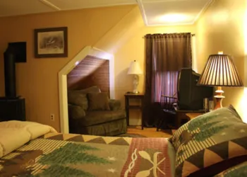 Wildcat Inn & Tavern hotel thumbnail 7