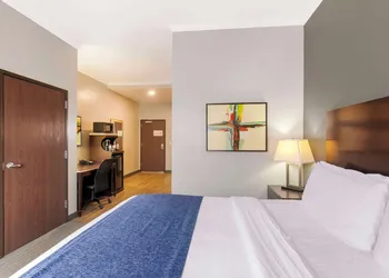 Best Western Plus Olathe Hotel hotel thumbnail 6