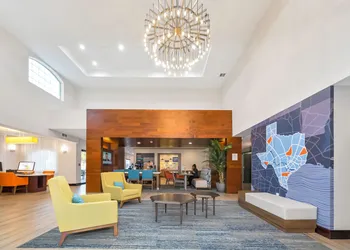 Holiday Inn Express Palestine by IHG hotel thumbnail 3