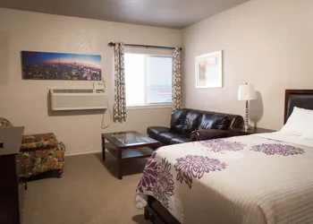 Premium Inn and Suites hotel thumbnail 8