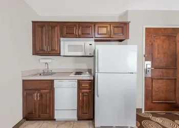 Hawthorn Extended Stay by Wyndham Seville hotel thumbnail 8