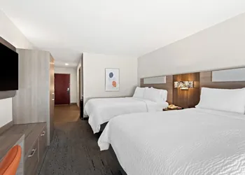 Holiday Inn Express & Suites Perry by IHG hotel thumbnail 6