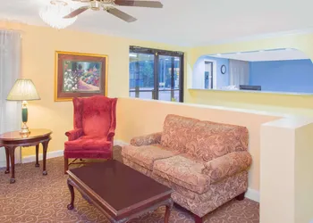 Days Inn by Wyndham Andalusia hotel thumbnail 2