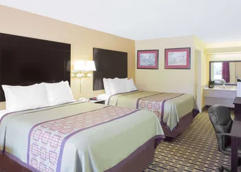 Days Inn by Wyndham Andalusia hotel thumbnail 6