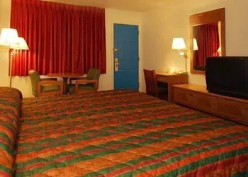 Rodeway Inn Liberal hotel thumbnail 8