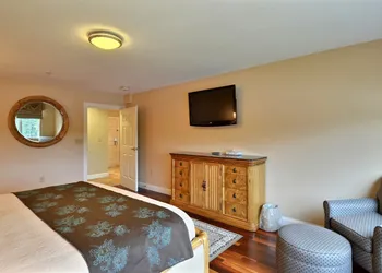Riverside Hotel, an Ascend Collection Hotel hotel thumbnail 8