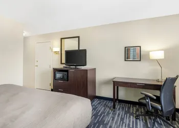 Quality Inn & Suites Keokuk North hotel thumbnail 3