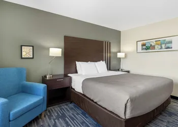 Quality Inn & Suites Keokuk North hotel thumbnail 5