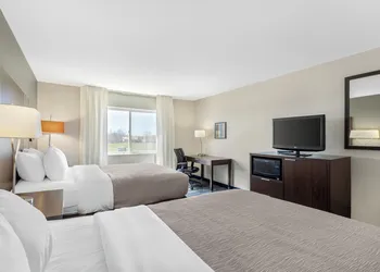 Quality Inn & Suites Keokuk North hotel thumbnail 6