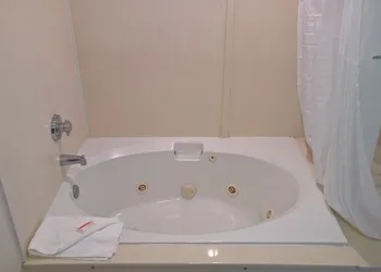 Lux Hotel hotel thumbnail 2