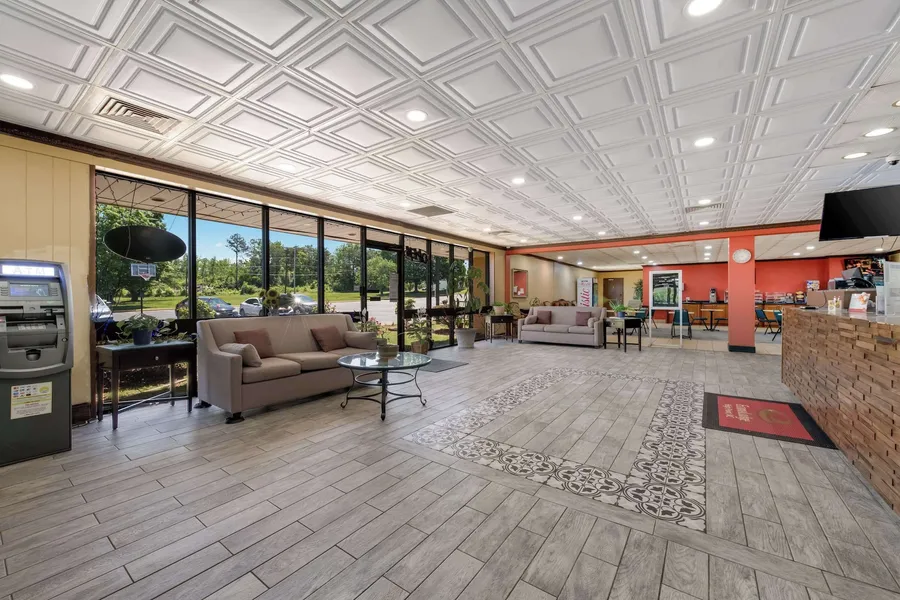 Econo Lodge hotel detail image 2