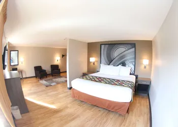 Super 8 by Wyndham Portsmouth hotel thumbnail 8