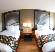 Super 8 by Wyndham Portsmouth hotel detail image 7