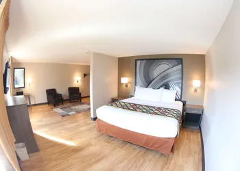 Super 8 by Wyndham Portsmouth hotel thumbnail 8