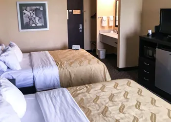 Quality Inn & Suites Mendota near I-39 hotel thumbnail 8