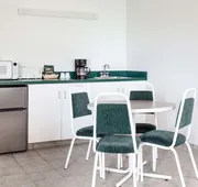 Super 8 by Wyndham Morden hotel detail image 3