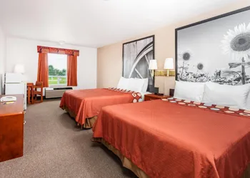 Super 8 by Wyndham Morden hotel thumbnail 6