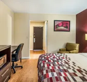 Red Roof Inn & Suites Wapakoneta hotel detail image 7