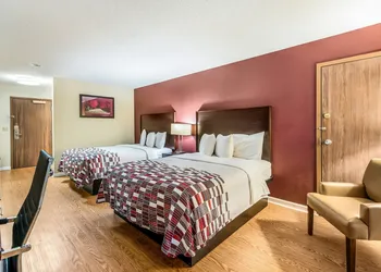 Red Roof Inn & Suites Wapakoneta hotel thumbnail 8