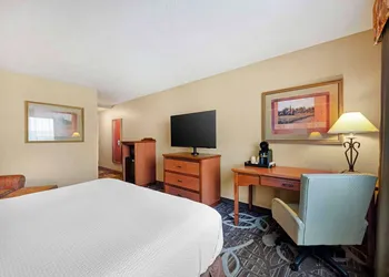 Best Western Plus Mid Nebraska Inn & Suites hotel thumbnail 8