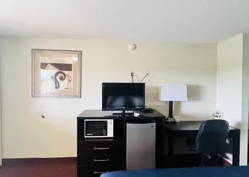 Americas Best Value Inn Edna hotel thumbnail 7