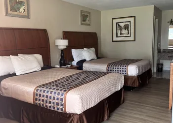 Americas Best Value Inn Edna hotel thumbnail 8