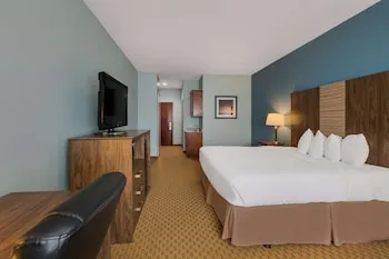 Best Western South Plains Inn & Suites hotel thumbnail 7