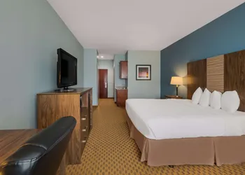 Best Western South Plains Inn & Suites hotel thumbnail 7