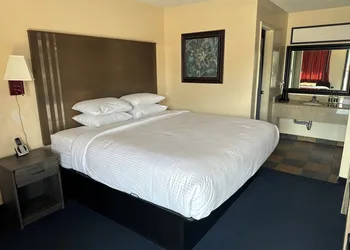 Classic Inn Early hotel thumbnail 2