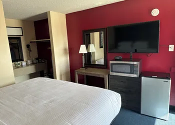Classic Inn Early hotel thumbnail 3