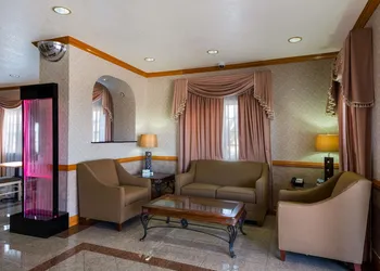 SureStay Hotel by Best Western Falfurrias hotel thumbnail 2