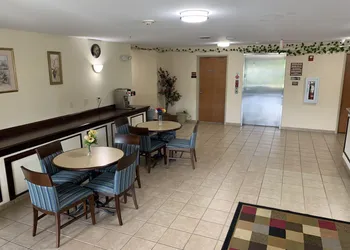 Amelia Inn & Suites hotel thumbnail 2