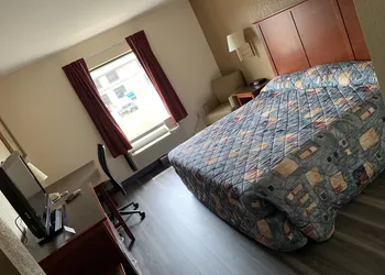 Amelia Inn & Suites hotel thumbnail 4
