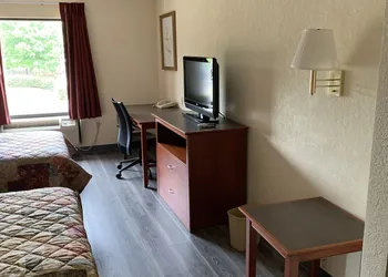 Amelia Inn & Suites hotel thumbnail 8