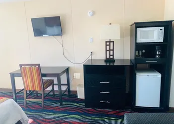 Americas Best Value Inn Elm Creek hotel thumbnail 2