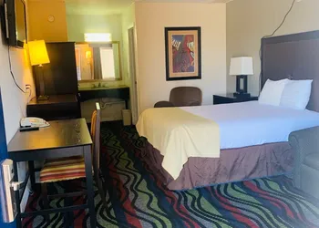 Americas Best Value Inn Elm Creek hotel thumbnail 4