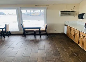 Americas Best Value Inn Elm Creek hotel thumbnail 8